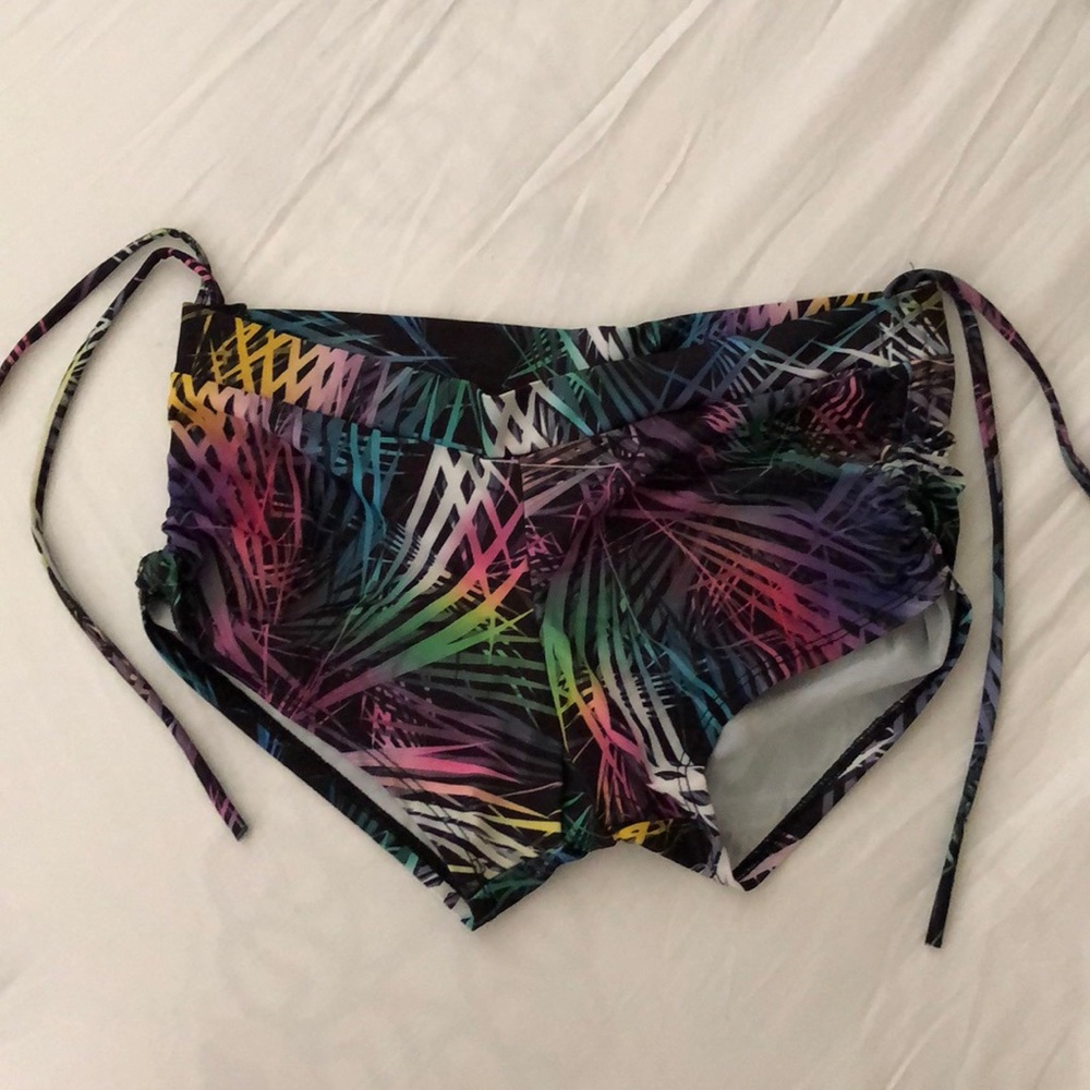 Onzie yoga shorts